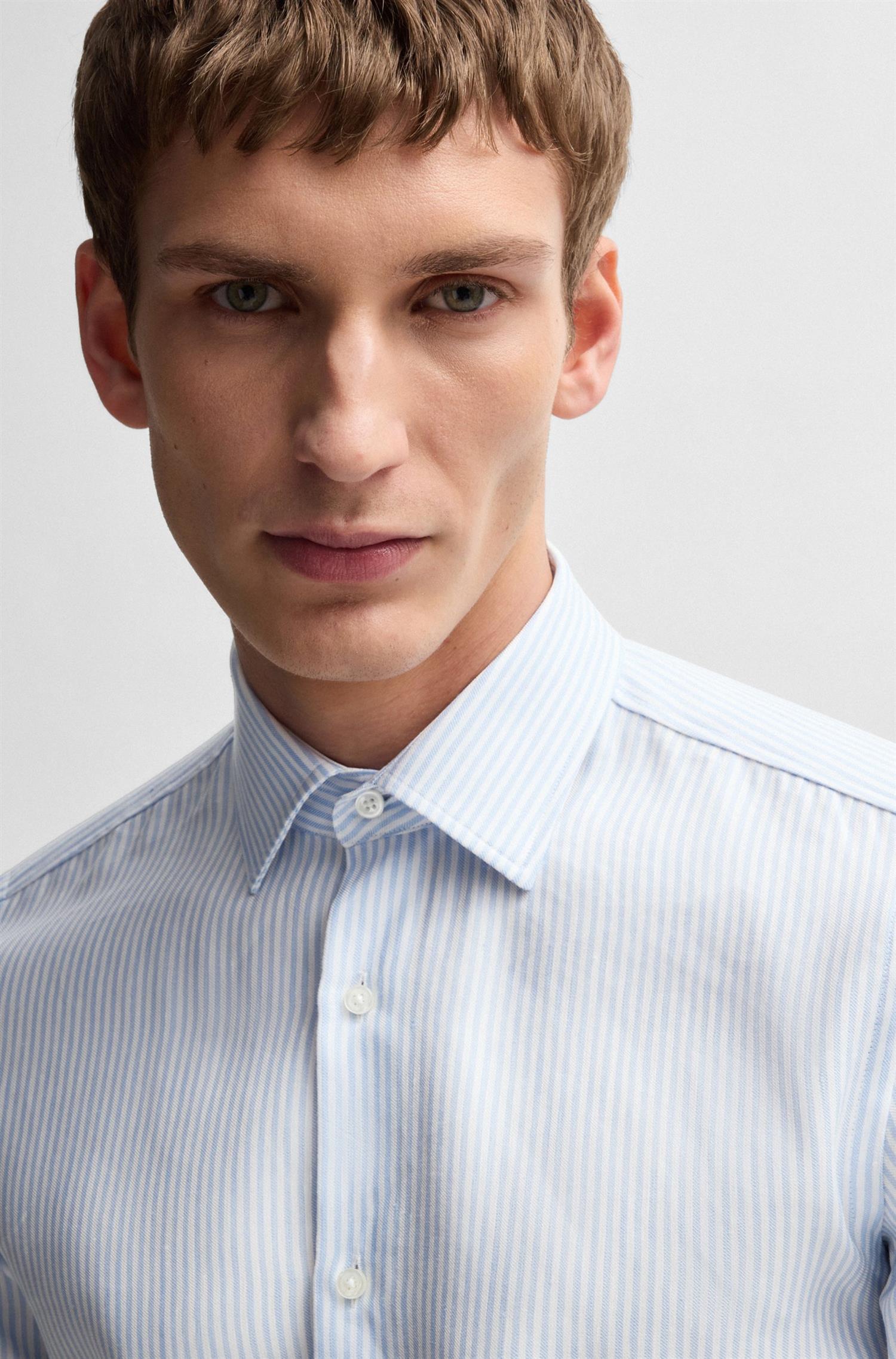 HANK SLIMFIT SHIRT IN A STRIPED LINEN BLEND