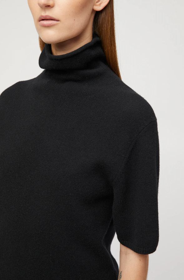 MARGOT TURTLENECK TEE JET BLACK