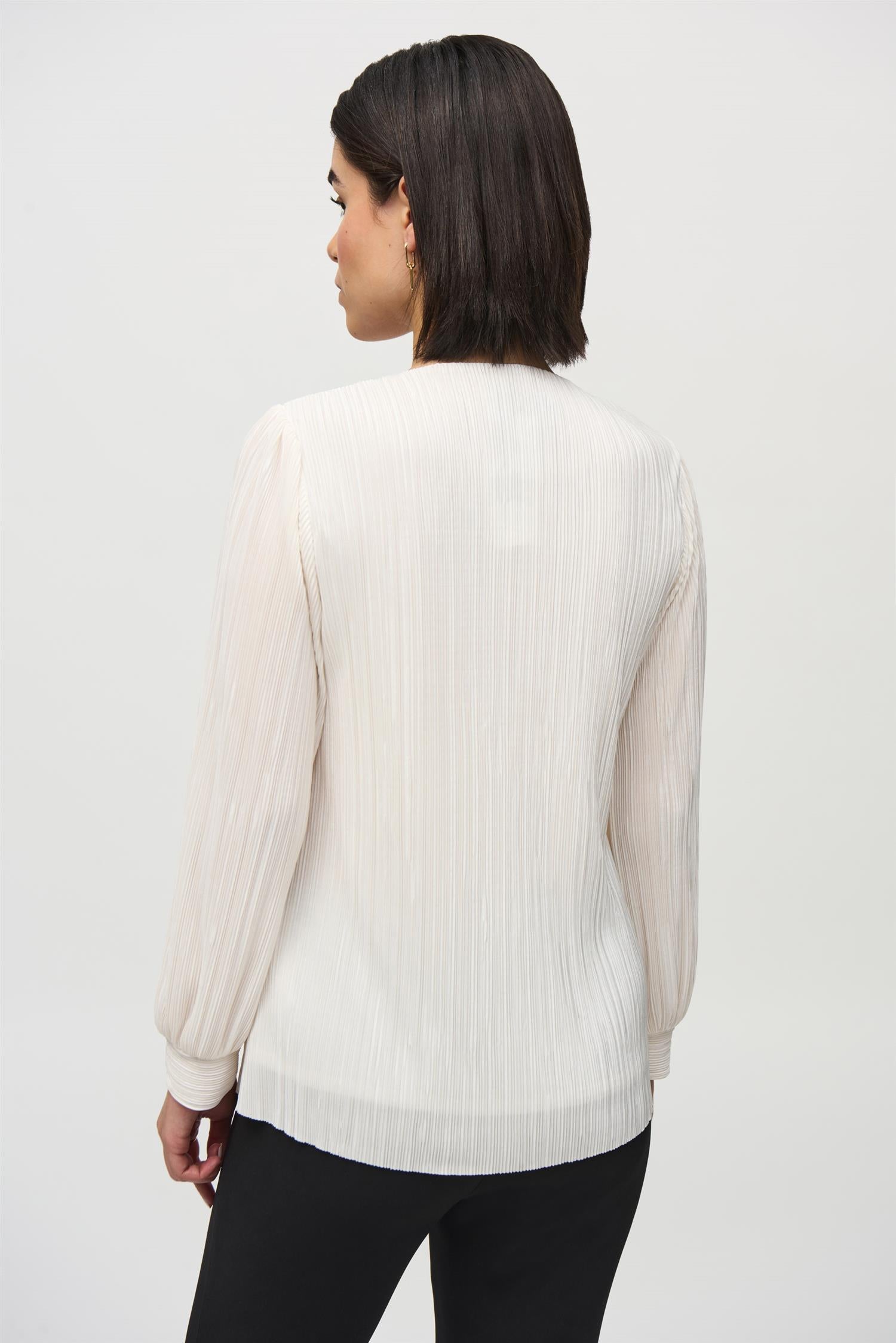 Pleated Knit Boxy V-Neck Top