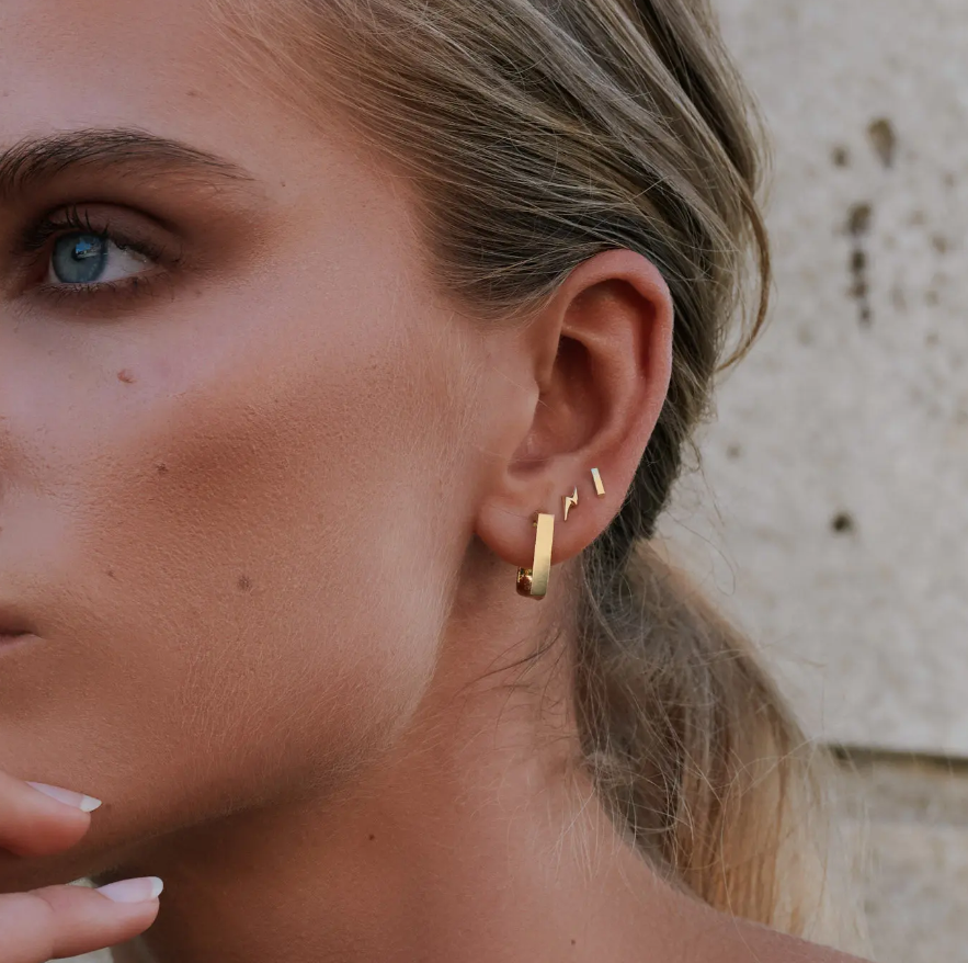 MAX SQUARE HOOP STUD EARRINGS