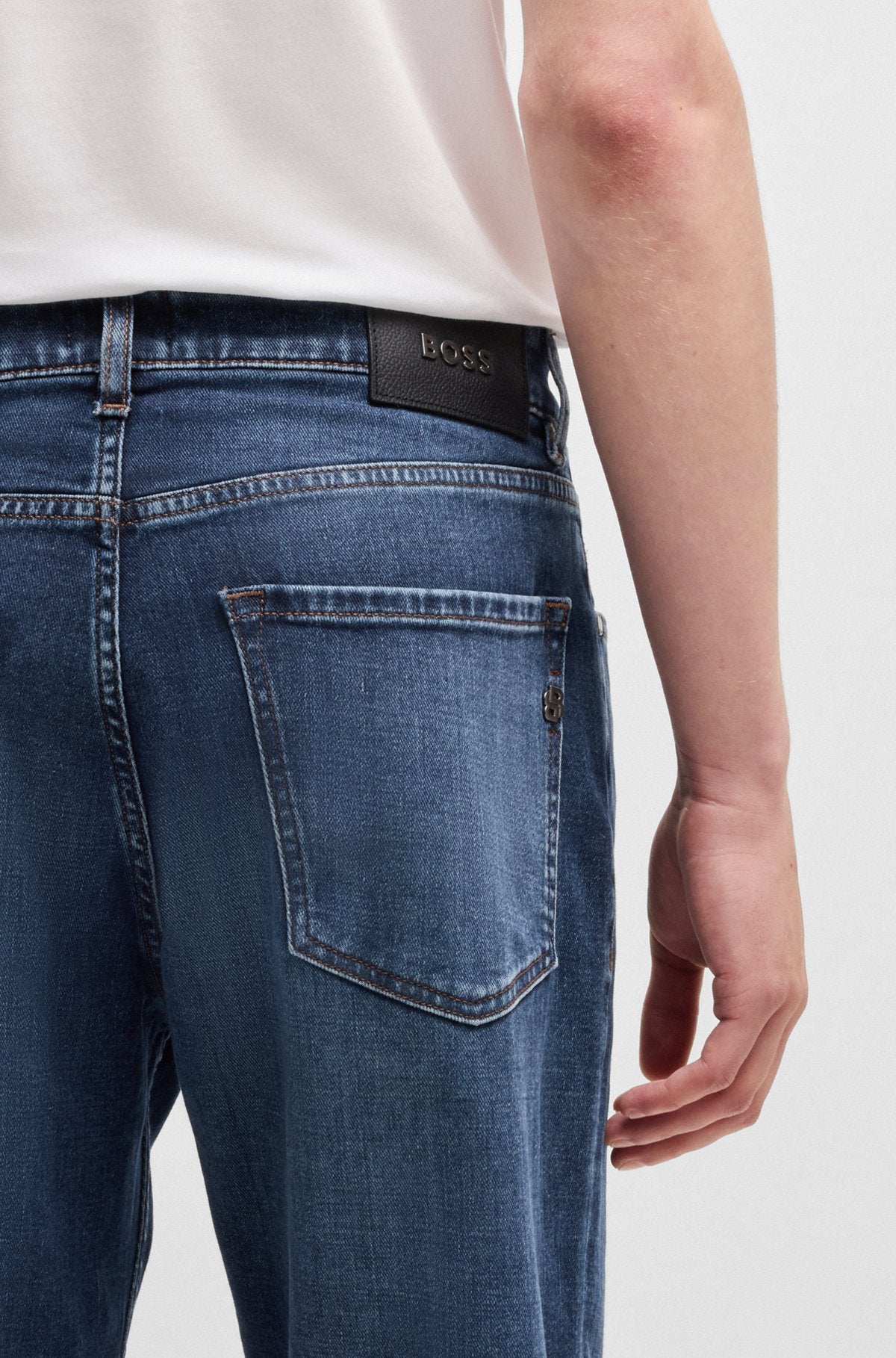 MAINE JEANS IN COMFORT STRETCH DENIM